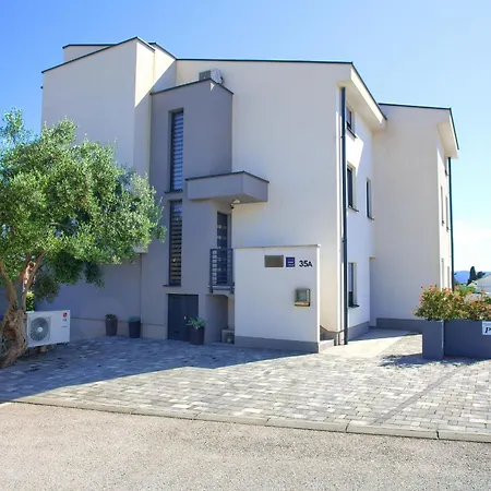 Sara Apartament Krk Town
