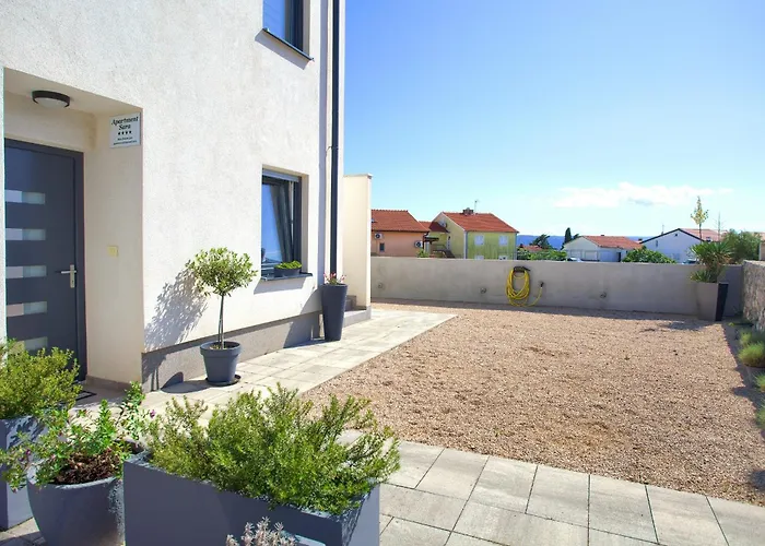 Apartament Sara *