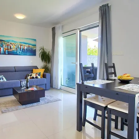 Sara Apartmán Krk Town