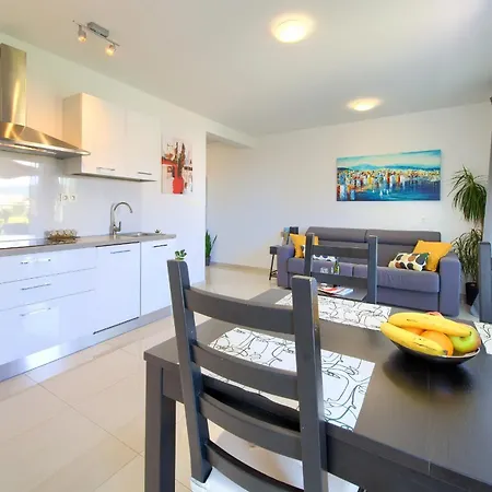 Sara Apartmán Krk Town